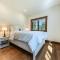 Arcadia Manor on the West Shore - Newly Built - 5 BR w Wet Bar EV Charger and Air Conditioning - 塔霍城
