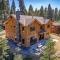Arcadia Manor on the West Shore - Newly Built - 5 BR w Wet Bar EV Charger and Air Conditioning - 塔霍城