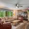 Beautiful Chalet with Fireplace and Large Game Room - 加特林堡