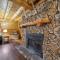 8BR 5BA Huge Dog Friendly Log Cabin near Wisconsin Dells and Lake sleeps 25plus