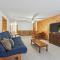 8BR 5BA Huge Dog Friendly Log Cabin near Wisconsin Dells and Lake sleeps 25plus