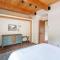 Stylish Deception Pass Retreat with Bay Views - Оук-Харбор