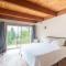 Stylish Deception Pass Retreat with Bay Views