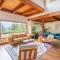 Stylish Deception Pass Retreat with Bay Views