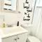 Suite Azul - fully-stocked, 1BR Apt with Private Patio and Free Parking - Miami