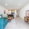 Stunning 1-Bed Bayside Apartment with Superb Views