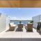 Superb 2-Bed Apartment with Scenic Bay Views