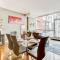 Modern 2BR Condo - King Bed - Downtown City Views