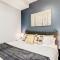Modern 2BR Condo - King Bed - Downtown City Views
