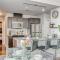 Upscale 2BR Condo - King Bed - Stunning Views