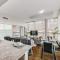 Upscale 2BR Condo - King Bed - Stunning Views