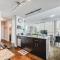 Upscale 2BR Condo - King Bed - Stunning Views