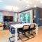 Two-House Private 10BR Compound - DT 6 Min Drive - Austin