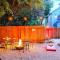 Two-House Private 10BR Compound - DT 6 Min Drive - Austin