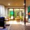 Two-House Private 10BR Compound - DT 6 Min Drive