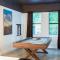 Two-House Private 10BR Compound - DT 6 Min Drive - Austin