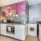 Bright & Elegant Home on the 44th at Cayan Tower - Dubaj