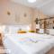 Super Central Stylish Suite & Studio with Shared Terrace by Flat Mаnager - Sofie
