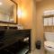 Comfort Inn & Suites Dallas Medical-Market Center