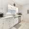 Dogwood Cottage with Fireplace 1 Mi to University - Хай-Пойнт