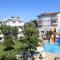 Catty Cats Garden Hotel