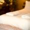 ROOMS AT THE QUAYSIDE - stylish en-suite rooms on Poole Quay all fully refurbed - Poole