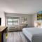 Days Inn & Suites by Wyndham Kansas City - CHIEFS Stadium