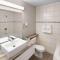 Travelodge by Wyndham Roberval