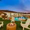 Beautiful pool with slide, golf, Pickleball, gameroom Ferrari - إنديو