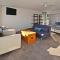 Panoramic Views and Complete Privacy - Christchurch