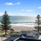 Superb Elevated Views of Harbour with Heated Pool, Gym & Parking