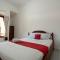 RedDoorz near Buleleng Harbour 2 - 新加拉惹