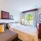 Metro PHX 1bd Exterior Entry with heated pool, bbq, dog park, bbq PETS ALLOWED