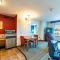 Metro PHX 1bd Exterior Entry with heated pool, bbq, dog park, bbq PETS ALLOWED