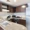 Lux Studio in JLT with Amazing View Next to the Metro - Dubai Arch tower - 迪拜