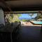 Cottage chaleureux avec vue mer et piscine