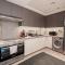 Modern JVC 1BR with Spacious Terrace - 迪拜