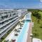 Spectacular ground floor with direct access to the infinity pool and views of the golf course-G115 Star