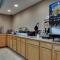 EverSpring Inn & Suites