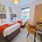 Spacious Apartment in Old Town Stevenage SG1 with Free Parking, and Free Wi-Fi by White Orchid property Relocation - 斯蒂夫尼奇