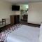 Red Roof Inn Byron