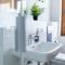 BEST STAY Haus Martina im Herzen der Rhön - 3 einzelbuchbare moderne Wohnungen für 2-8 Personen, Terrasse, Balkon, Garten, Ski und E-Bike Keller, Lounge, freies Wlan, familienfreundlich