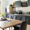 BEST STAY Haus Martina im Herzen der Rhön - 3 einzelbuchbare moderne Wohnungen für 2-8 Personen, Terrasse, Balkon, Garten, Ski und E-Bike Keller, Lounge, freies Wlan, familienfreundlich