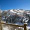 Heated Pool and Hot Tub, Ski In, Ski Out, Top Level Unit, -Remodeled Fall 2022- - Стімбоут-Спрінгс