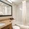 AmericInn by Wyndham Grand Rapids Airport North - 大急流城