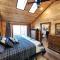 Luxurious and very private lake front cottage - Millinocket