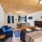 Guest Cottage with Lake Access Row Boat Kayaks - شيلتون