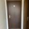 Studio White Chateau met parking en zonnig balkon