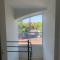 Studio White Chateau met parking en zonnig balkon