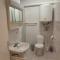 Studio White Chateau met parking en zonnig balkon